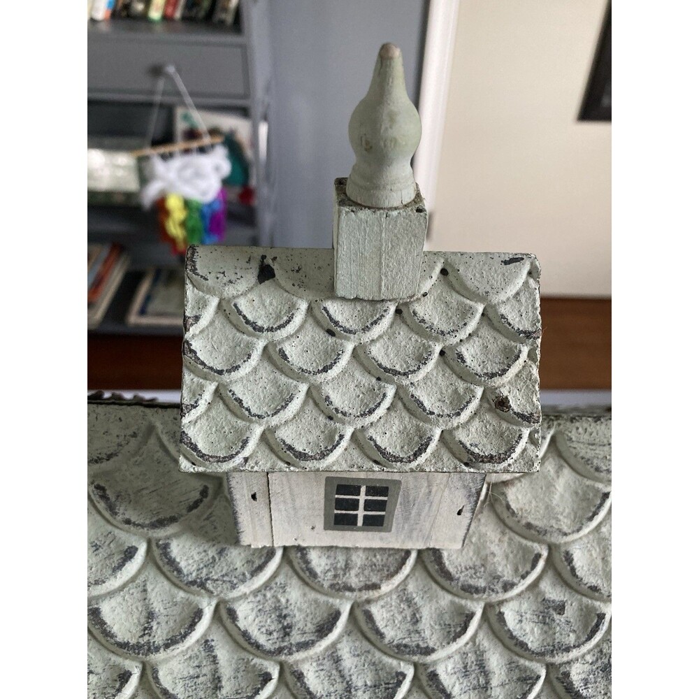Rustic Birdhouse Tower Farmhouse Fenced Sage Cream Good Condition Wood - Picture 5 of 14
